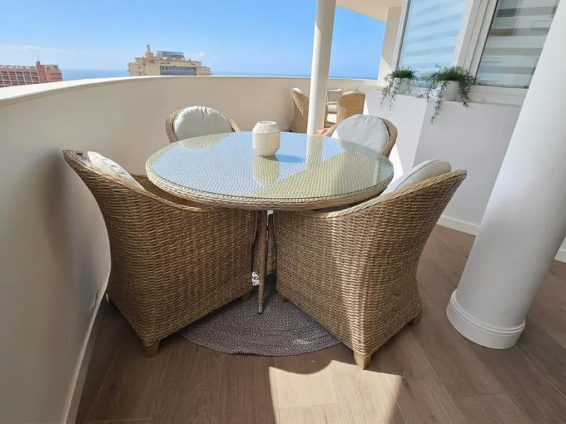 This 170 m2 apartment in Benalmádena Costa is more than just a home; it's the place where you'll want to build your best memories.