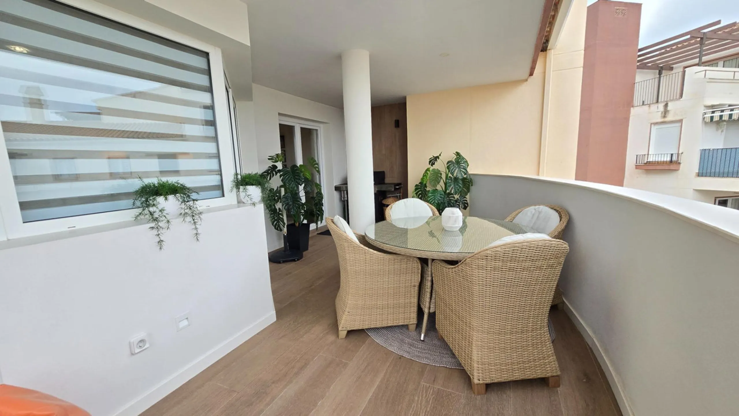 This 170 m2 apartment in Benalmádena Costa is more than just a home; it's the place where you'll want to build your best memories.