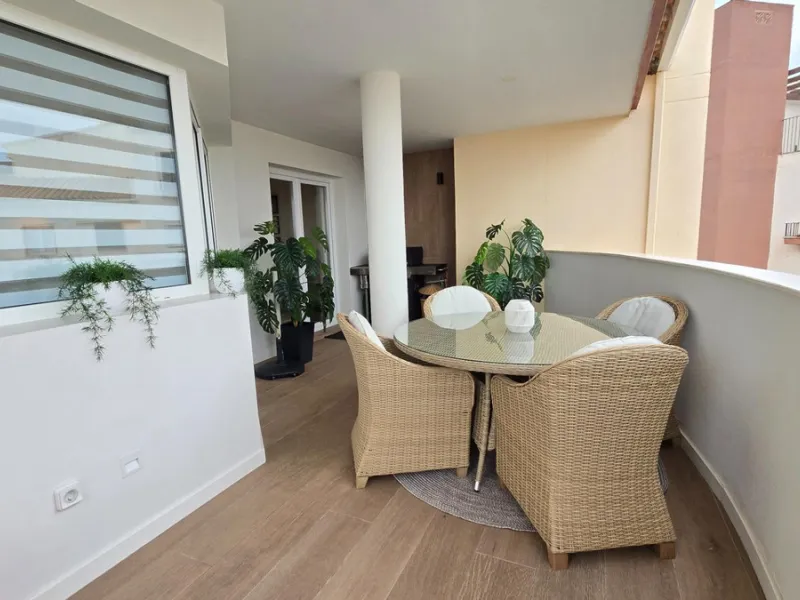 This 170 m2 apartment in Benalmádena Costa is more than just a home; it's the place where you'll want to build your best memories.