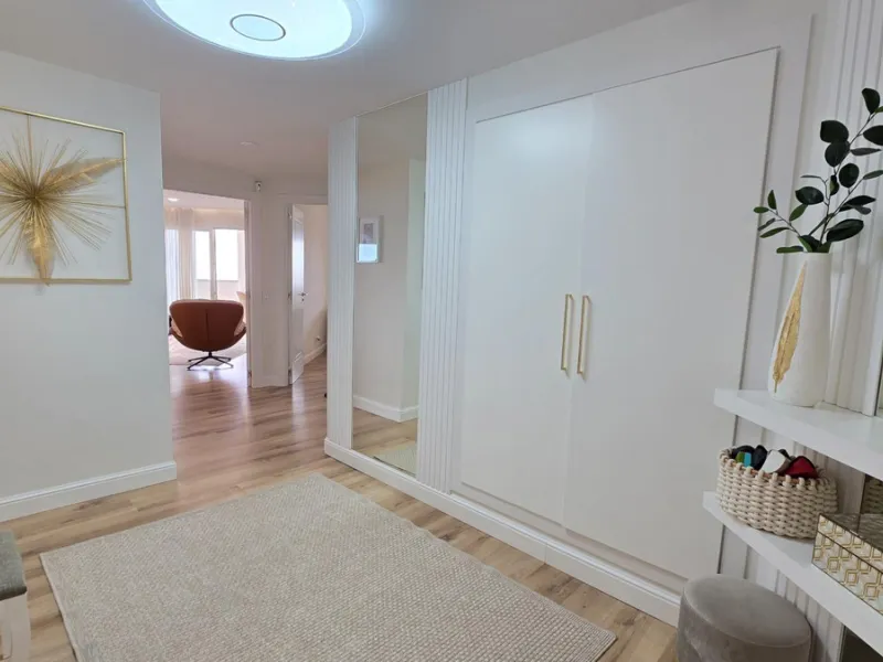This 170 m2 apartment in Benalmádena Costa is more than just a home; it's the place where you'll want to build your best memories.