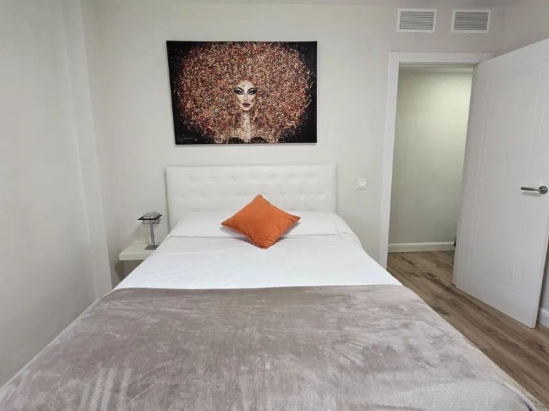 This 170 m2 apartment in Benalmádena Costa is more than just a home; it's the place where you'll want to build your best memories.