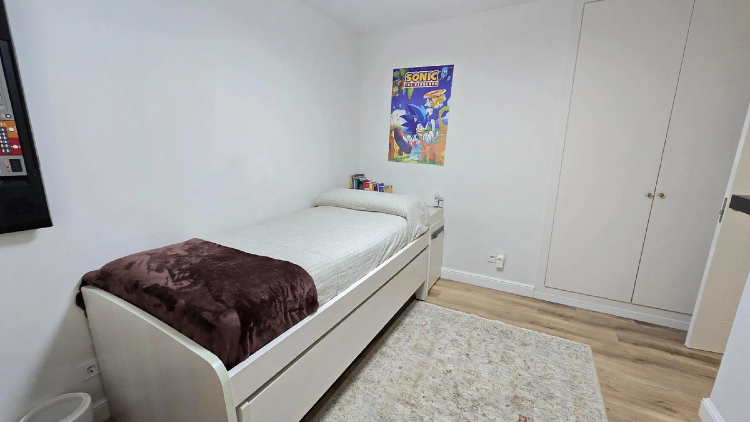 This 170 m2 apartment in Benalmádena Costa is more than just a home; it's the place where you'll want to build your best memories.