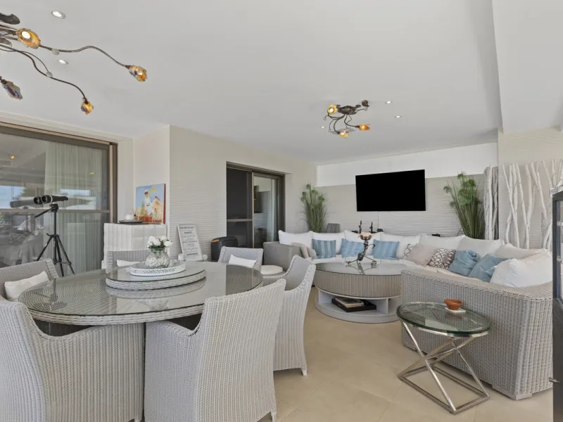 Set in an elevated position within the exclusive Finca Cortesin resort, this exceptional 2 bedroom, 2 bathroom ground-floor apartment epitomises contemporary luxury and refined Mediterranean living.