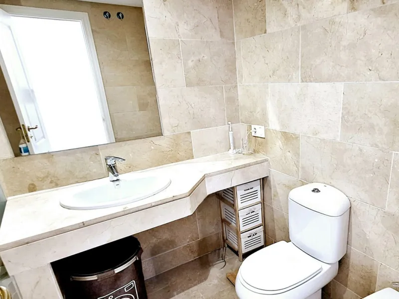 Middle Floor Apartment, La Duquesa, Costa del Sol.