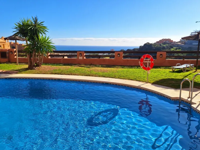 Middle Floor Apartment, La Duquesa, Costa del Sol.