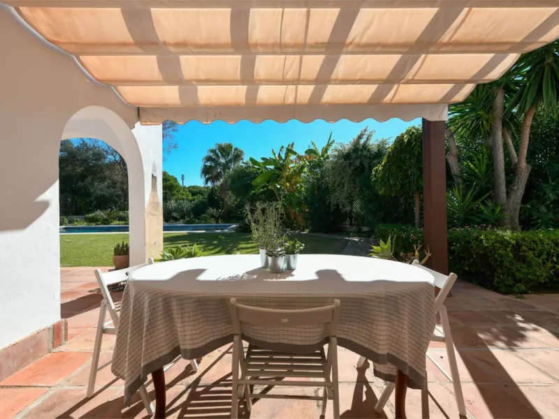 Cosy and authentic villa for sale!