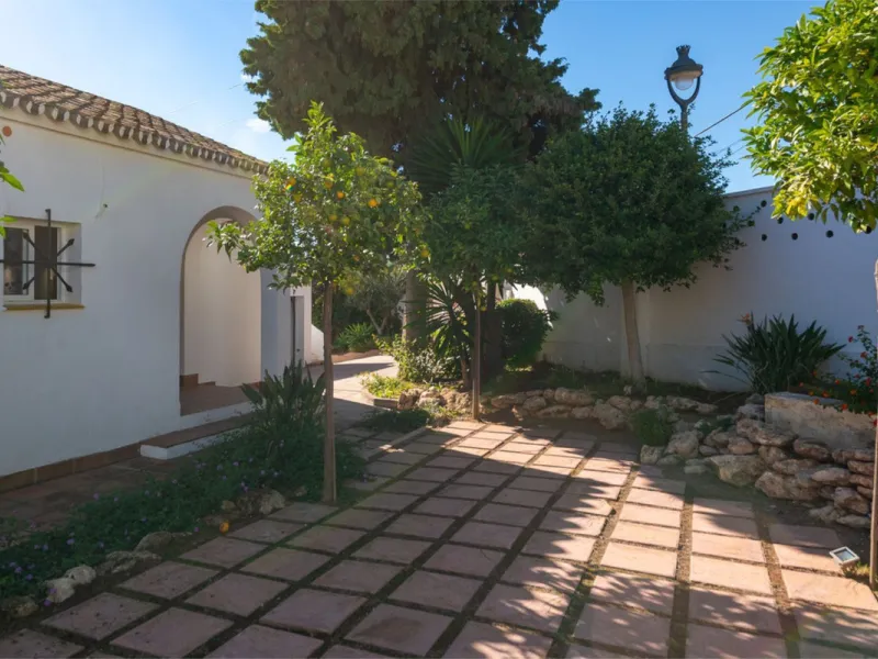 Cosy and authentic villa for sale!