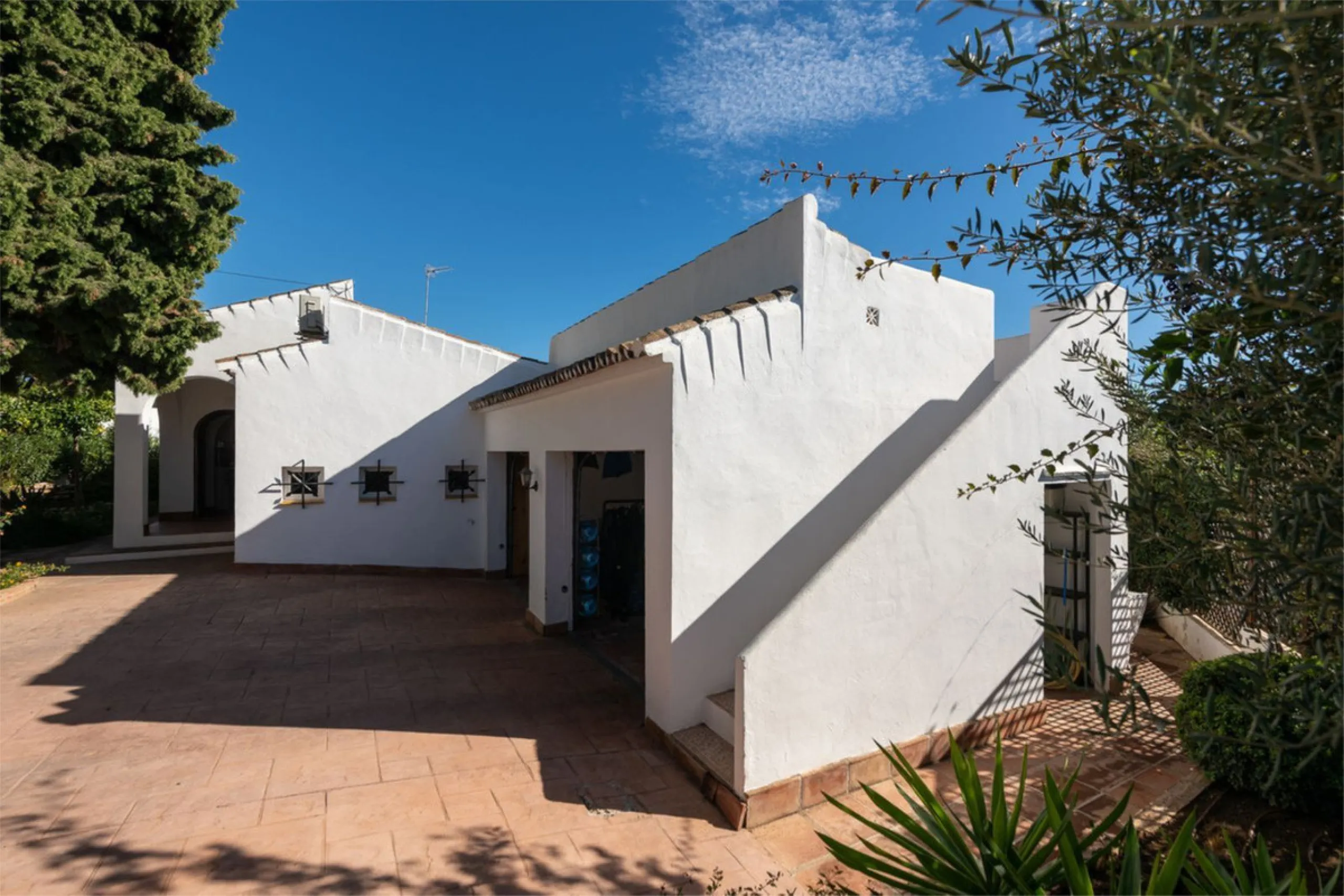 Cosy and authentic villa for sale!