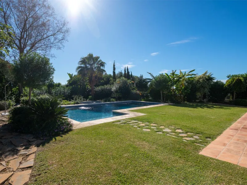 Cosy and authentic villa for sale!