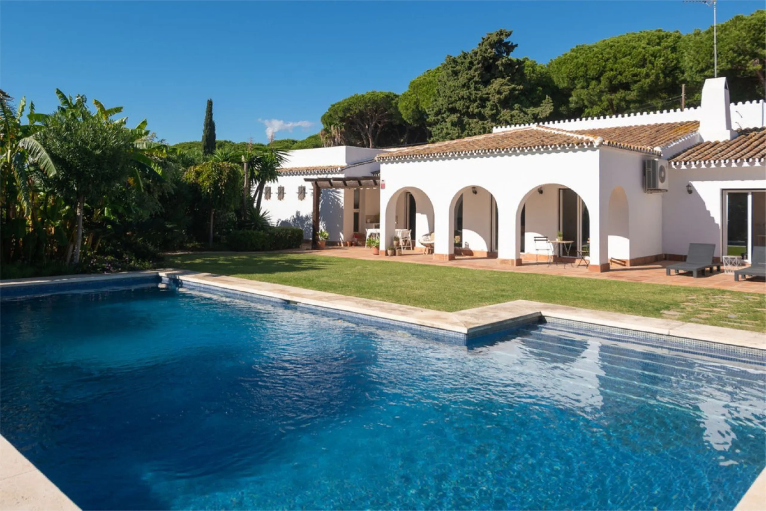 Cosy and authentic villa for sale!