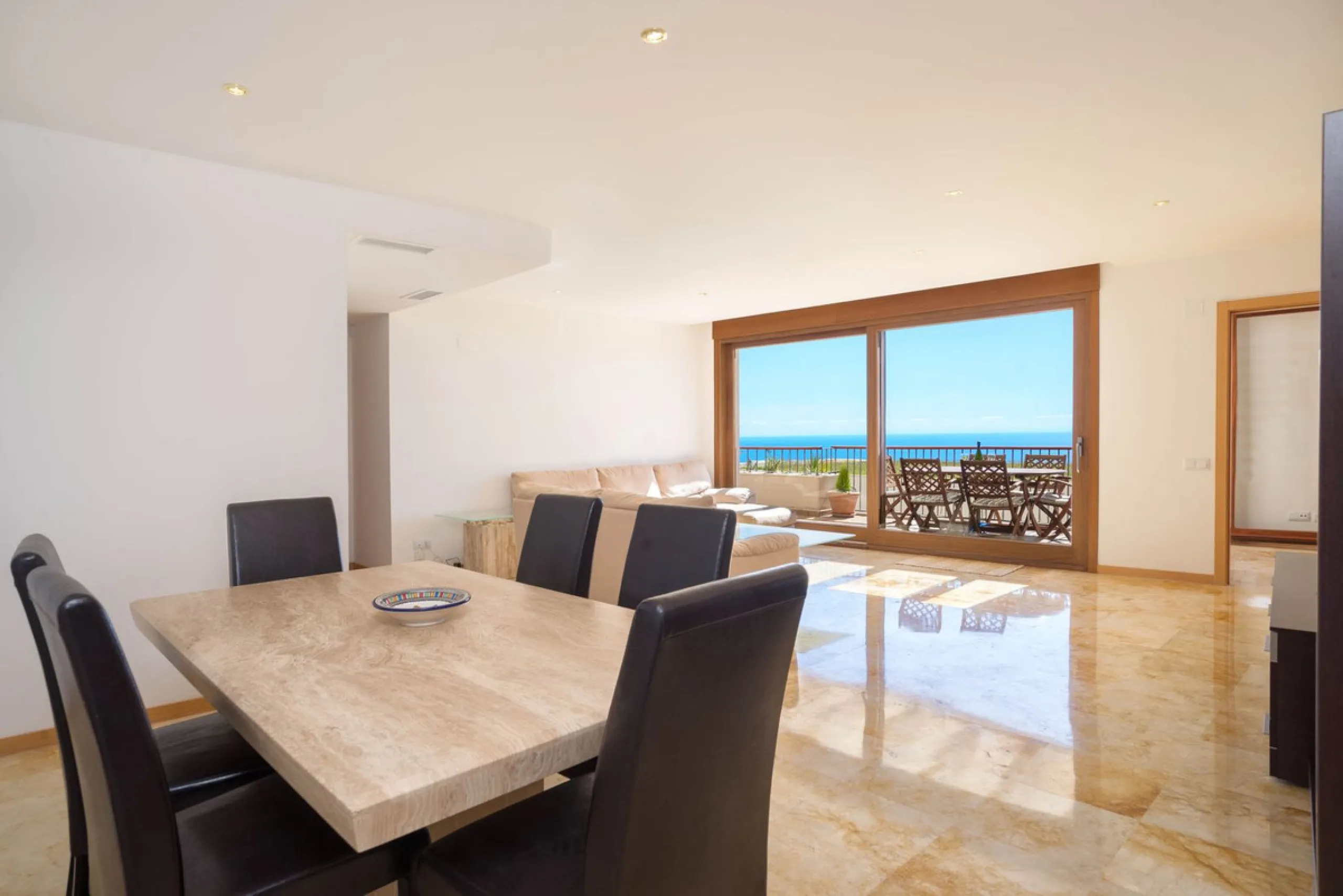 Apartment for sale in Lomas de Los Monteros, Marbella.