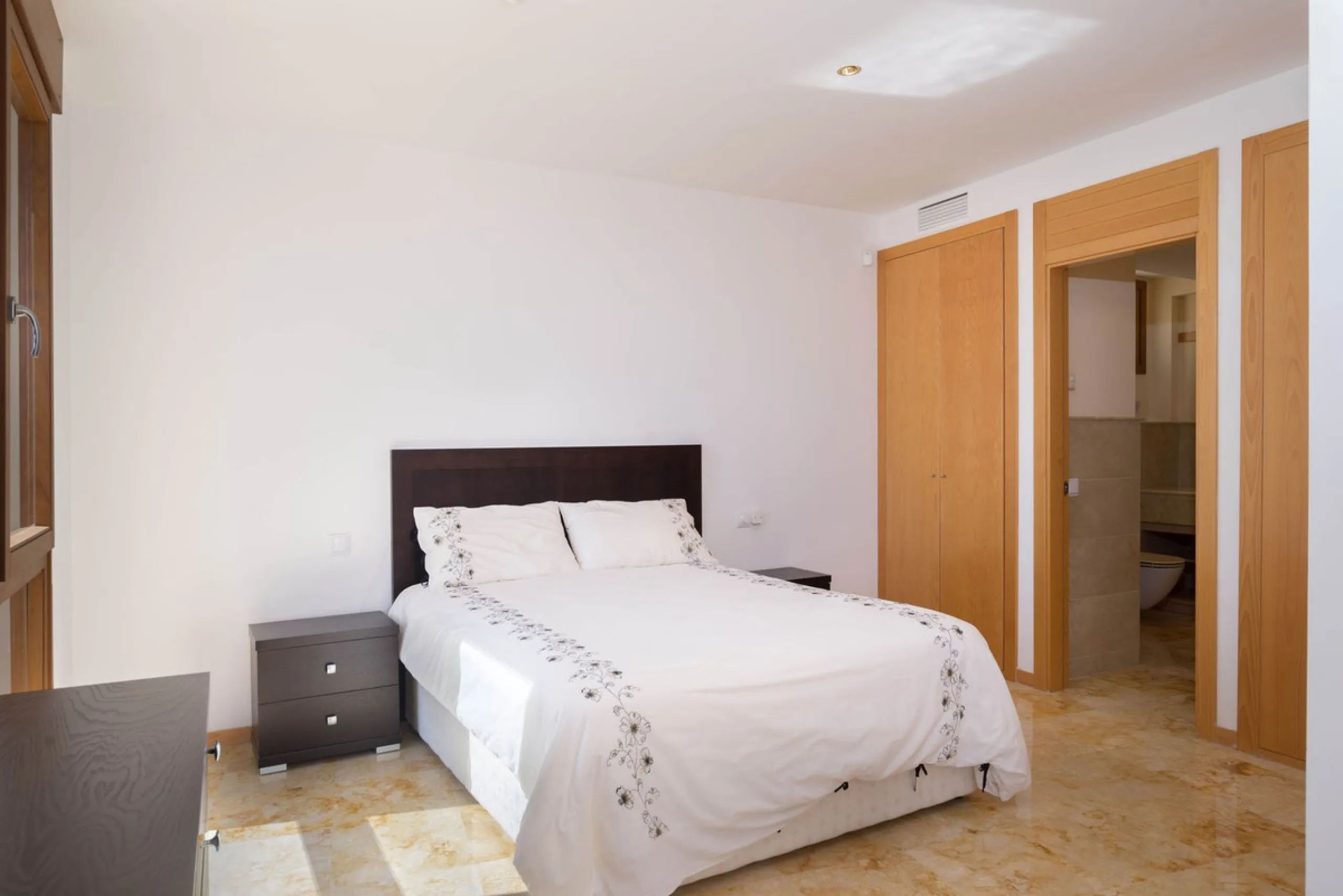 Apartment for sale in Lomas de Los Monteros, Marbella.