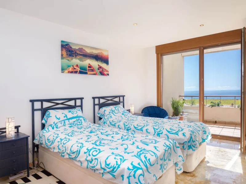 Apartment for sale in Lomas de Los Monteros, Marbella.