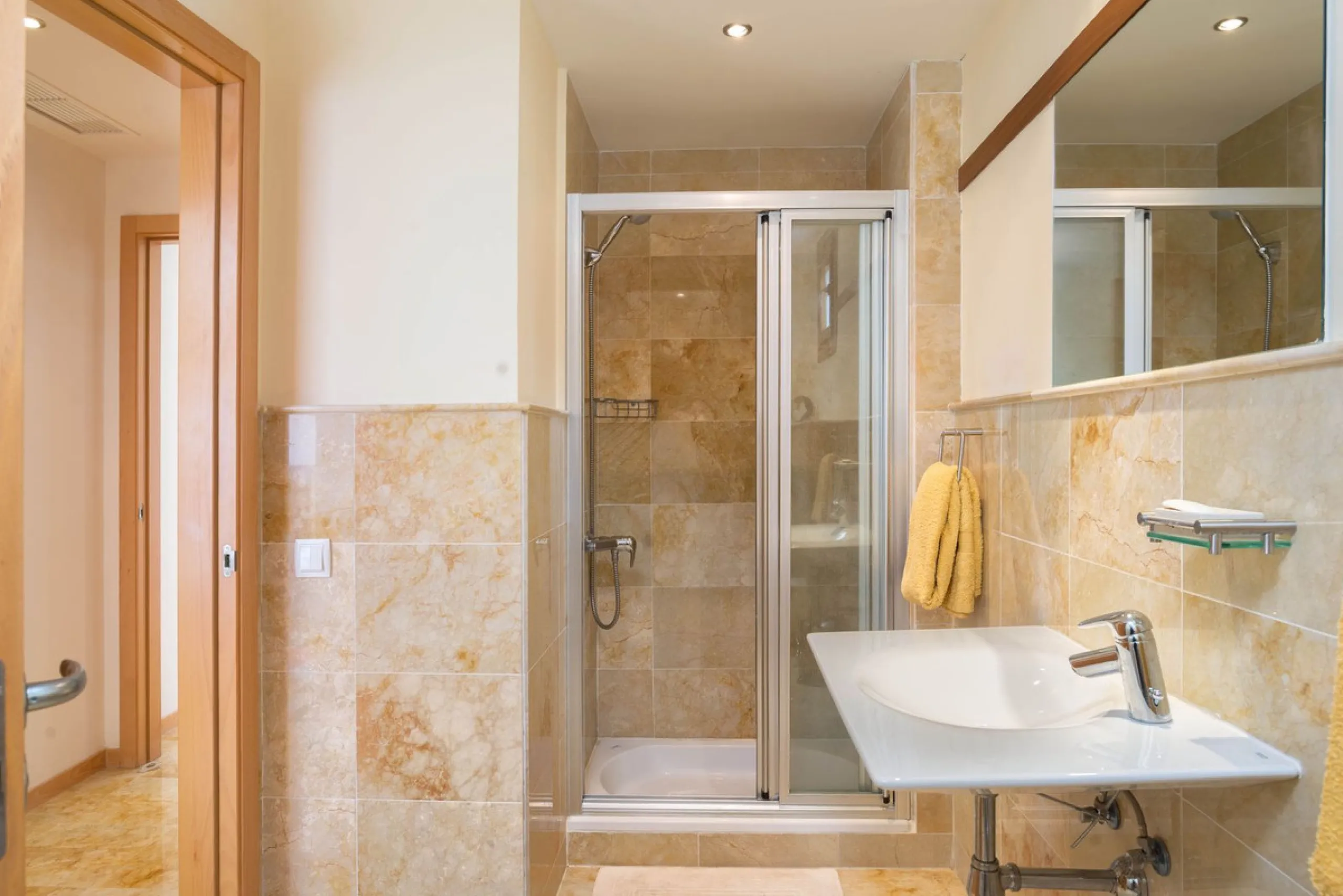 Apartment for sale in Lomas de Los Monteros, Marbella.