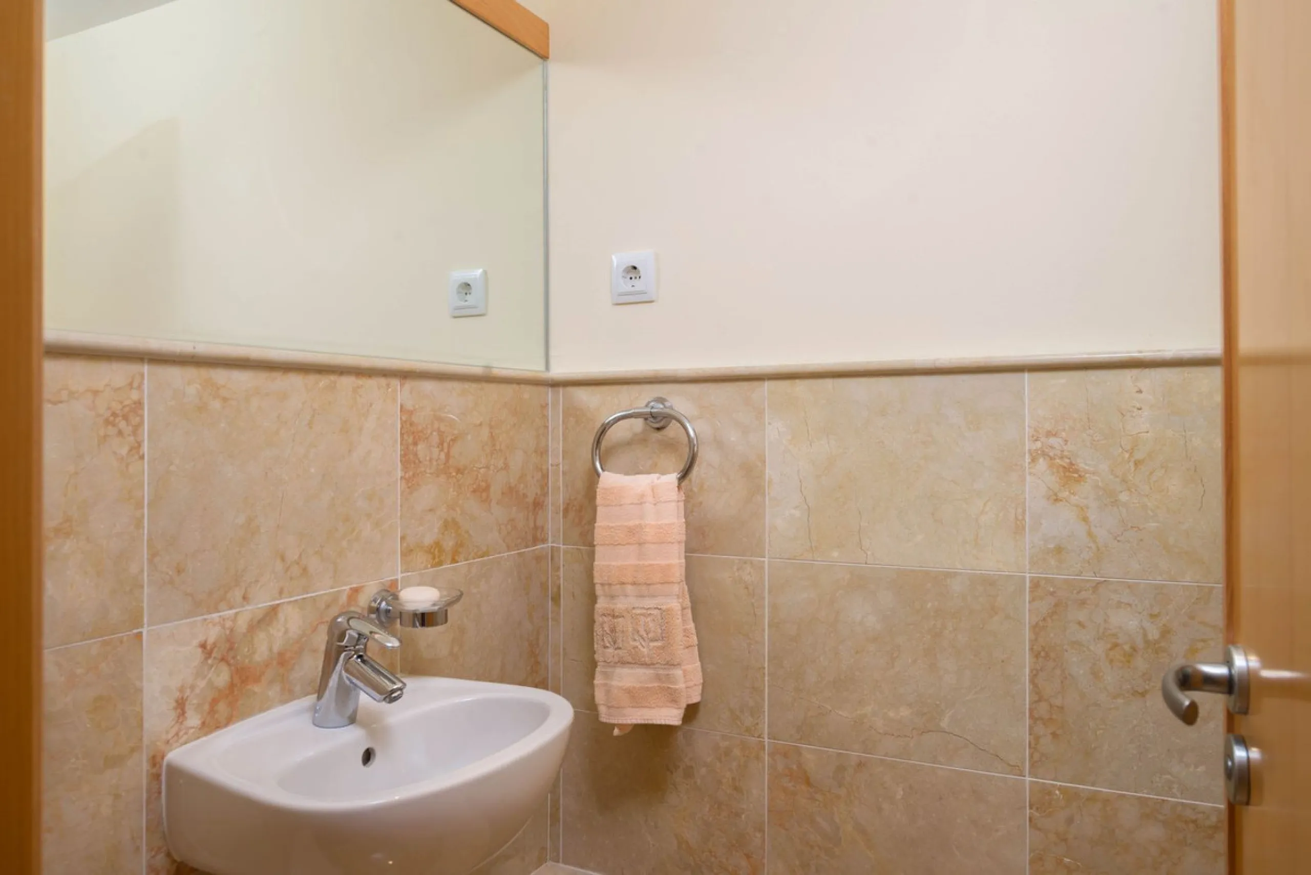 Apartment for sale in Lomas de Los Monteros, Marbella.
