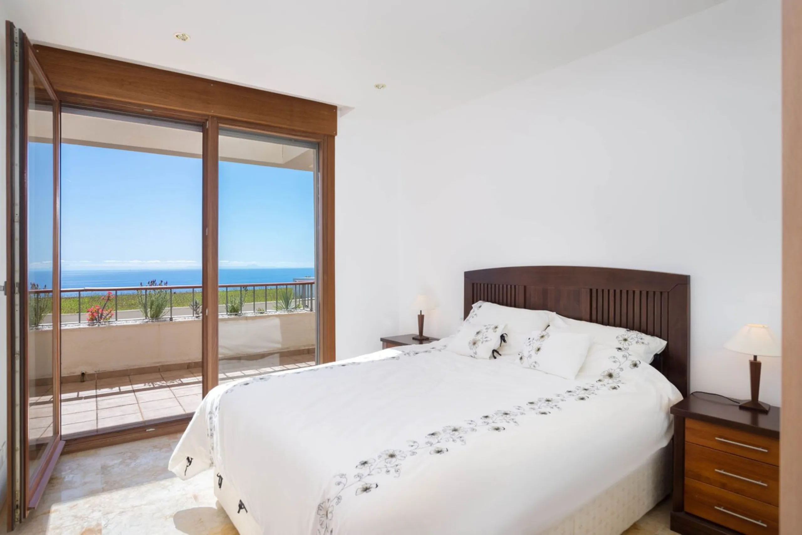 Apartment for sale in Lomas de Los Monteros, Marbella.