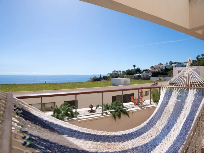 Apartment for sale in Lomas de Los Monteros, Marbella.