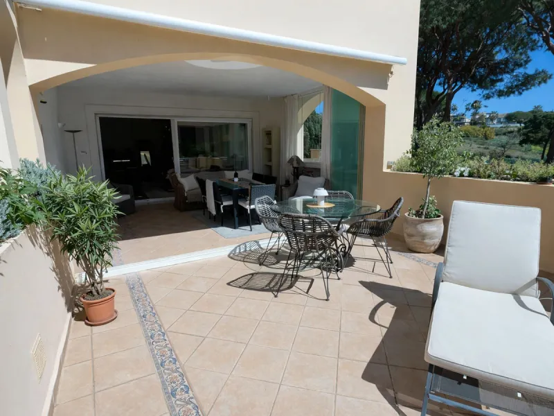 Apartment - Ground Floor Apartment в продаже в Marbella, Málaga. В доме 2 спален и 2 ванных комнат. Площадь дома 118 м²