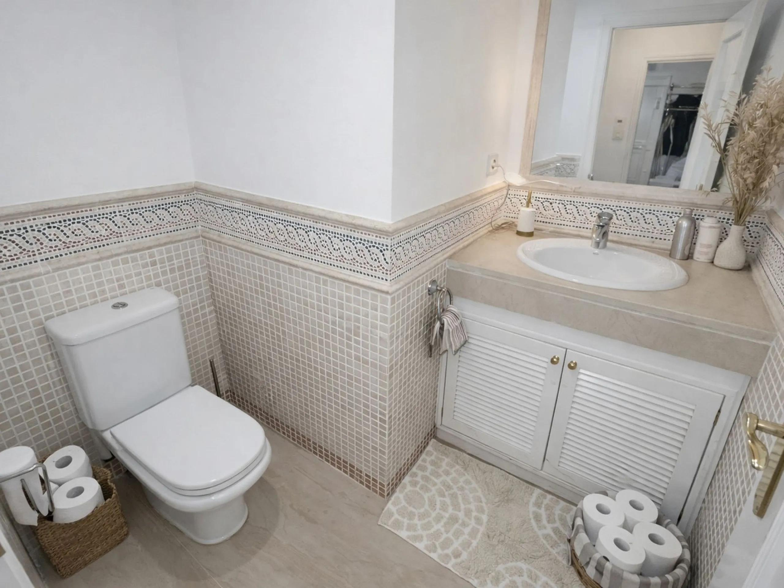 Apartment - Ground Floor Apartment в продаже в Marbella, Málaga. В доме 2 спален и 2 ванных комнат. Площадь дома 118 м²