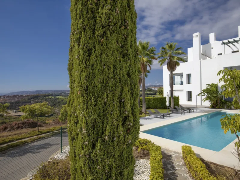 Set in an elevated position within the exclusive Finca Cortesin resort, this exceptional 2 bedroom, 2 bathroom ground-floor apartment epitomises contemporary luxury and refined Mediterranean living.