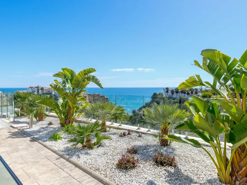 Apartment - Middle Floor Apartment в продаже в Benalmadena, Málaga. В доме 2 спален и 2 ванных комнат. Площадь дома 266 м²