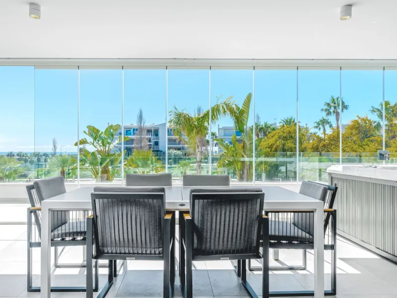 Apartment - Middle Floor Apartment в продаже в Benalmadena, Málaga. В доме 2 спален и 2 ванных комнат. Площадь дома 266 м²
