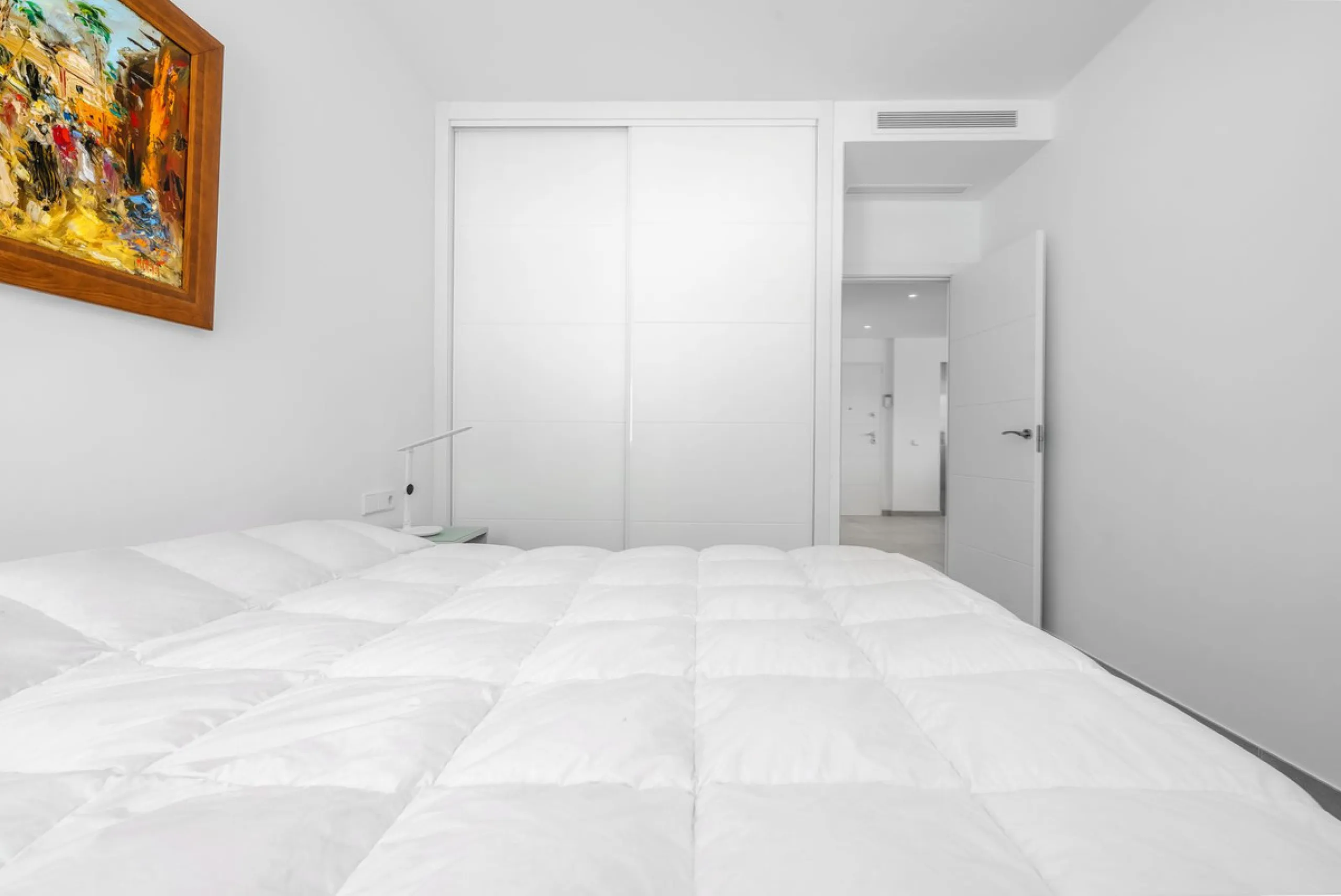 Apartment - Middle Floor Apartment в продаже в Benalmadena, Málaga. В доме 2 спален и 2 ванных комнат. Площадь дома 266 м²