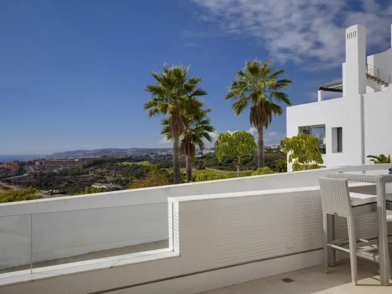 Set in an elevated position within the exclusive Finca Cortesin resort, this exceptional 2 bedroom, 2 bathroom ground-floor apartment epitomises contemporary luxury and refined Mediterranean living.