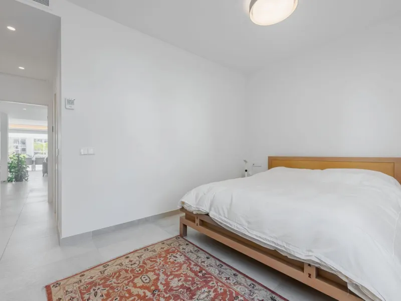 Apartment - Middle Floor Apartment в продаже в Benalmadena, Málaga. В доме 2 спален и 2 ванных комнат. Площадь дома 266 м²