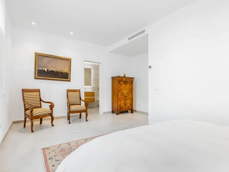 Apartment - Middle Floor Apartment в продаже в Benalmadena, Málaga. В доме 2 спален и 2 ванных комнат. Площадь дома 266 м²