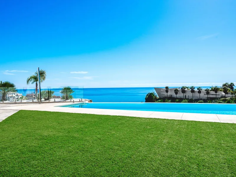 Apartment - Middle Floor Apartment в продаже в Benalmadena, Málaga. В доме 2 спален и 2 ванных комнат. Площадь дома 266 м²