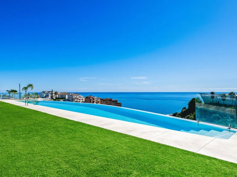 Apartment - Middle Floor Apartment в продаже в Benalmadena, Málaga. В доме 2 спален и 2 ванных комнат. Площадь дома 266 м²