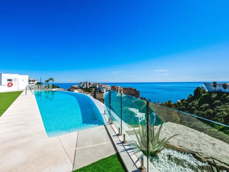 Apartment - Middle Floor Apartment в продаже в Benalmadena, Málaga. В доме 2 спален и 2 ванных комнат. Площадь дома 266 м²