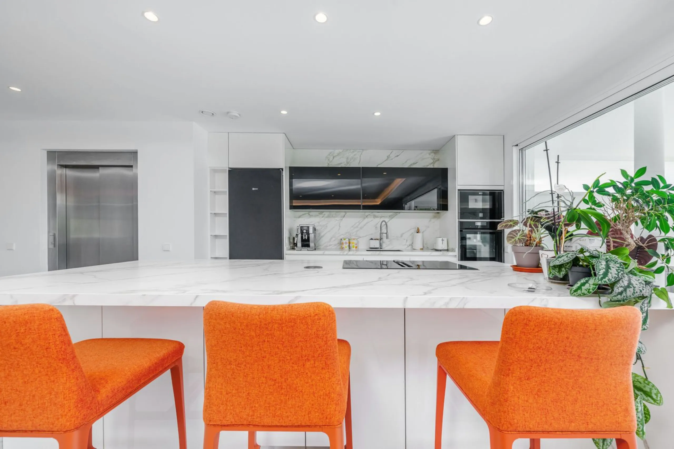 Apartment - Middle Floor Apartment в продаже в Benalmadena, Málaga. В доме 2 спален и 2 ванных комнат. Площадь дома 266 м²