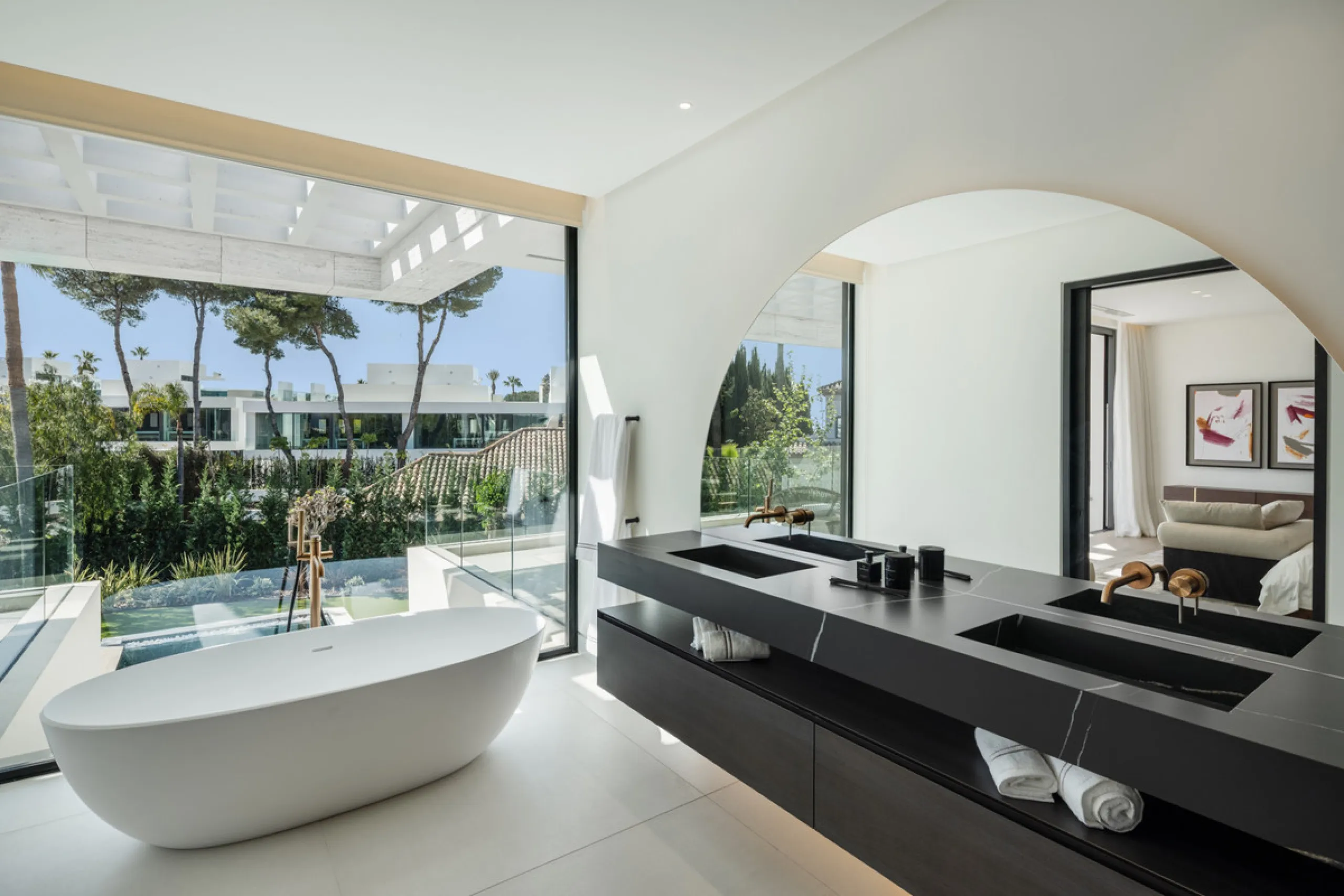 Nestled in the prestigious area of Atalaya de Rio Verde, Nueva Andalucia, Marbella, this luxury villa epitomises elegance and modern living. Boasting an expansive built area of 843m², complemented by a 314m² terrace and set on a generous 1,107m² plot, thi