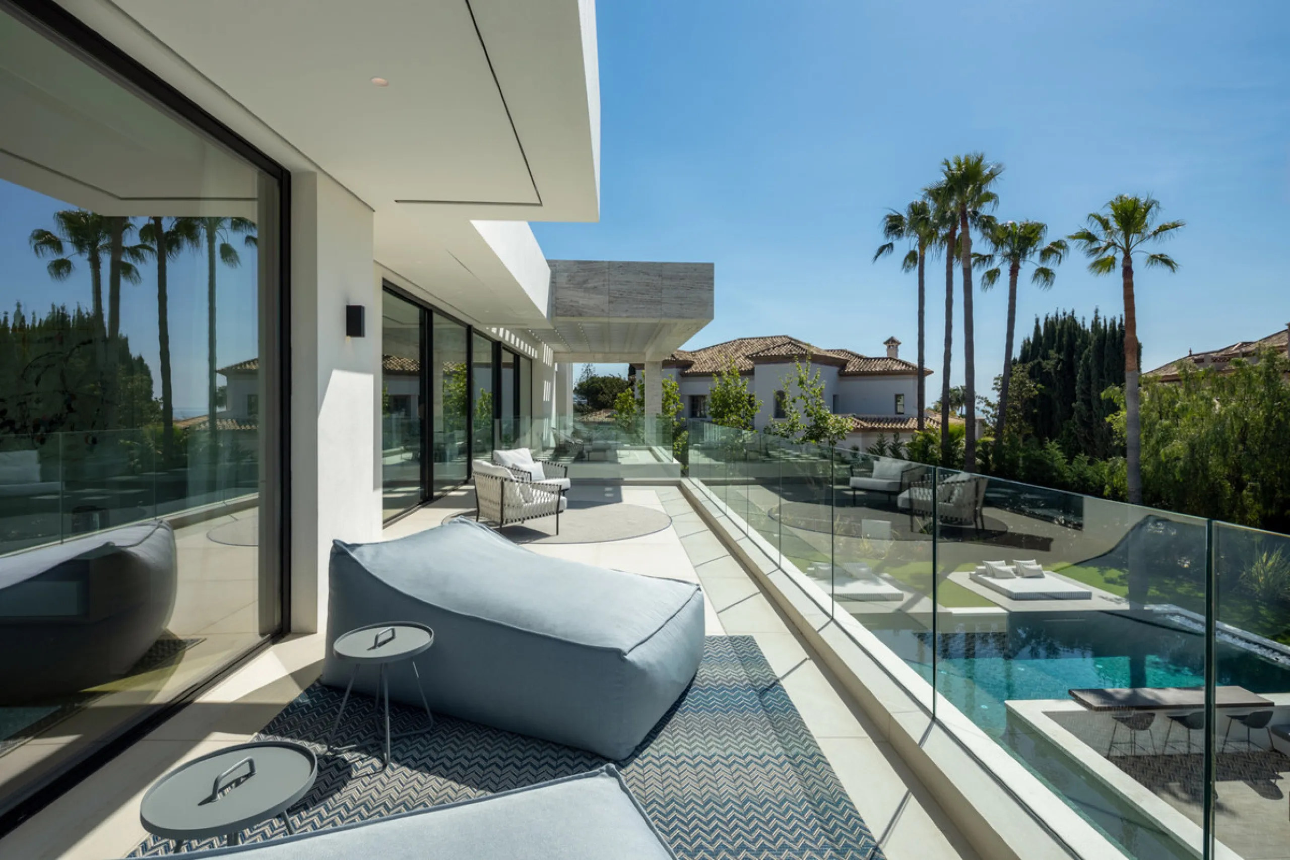 Nestled in the prestigious area of Atalaya de Rio Verde, Nueva Andalucia, Marbella, this luxury villa epitomises elegance and modern living. Boasting an expansive built area of 843m², complemented by a 314m² terrace and set on a generous 1,107m² plot, thi