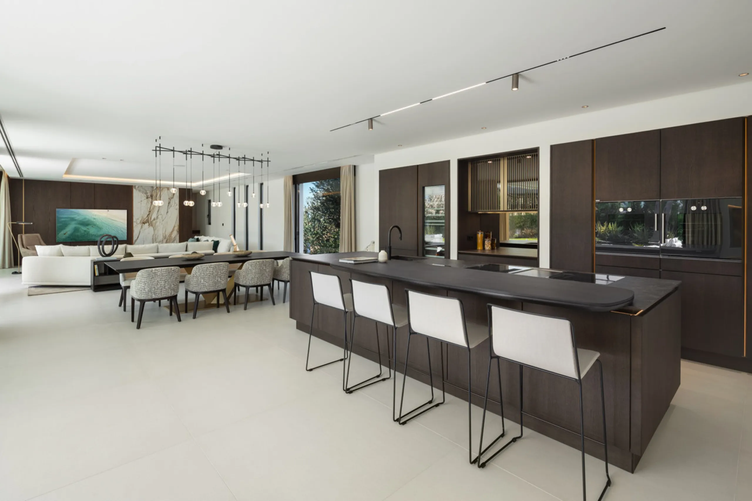 Nestled in the prestigious area of Atalaya de Rio Verde, Nueva Andalucia, Marbella, this luxury villa epitomises elegance and modern living. Boasting an expansive built area of 843m², complemented by a 314m² terrace and set on a generous 1,107m² plot, thi