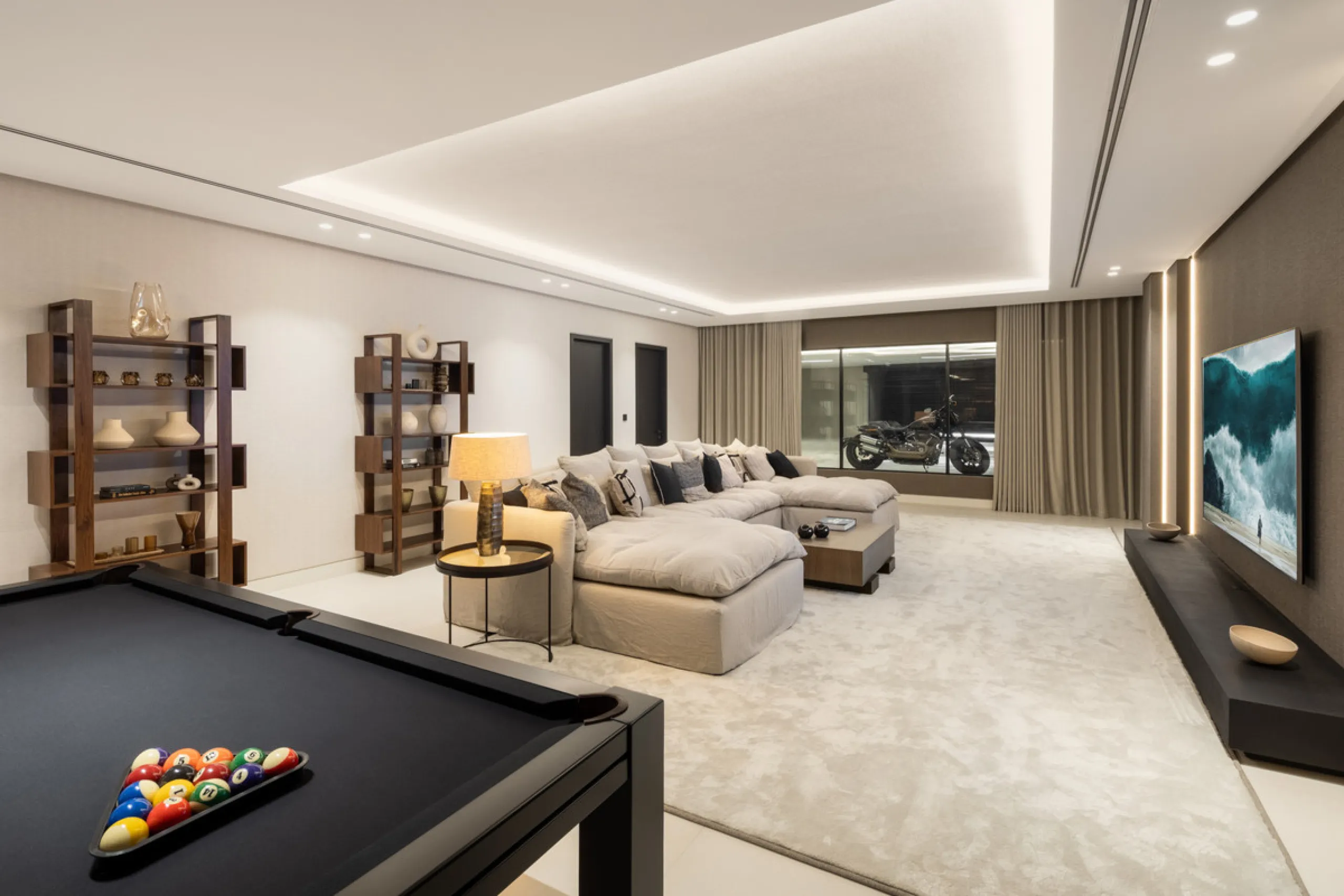 Nestled in the prestigious area of Atalaya de Rio Verde, Nueva Andalucia, Marbella, this luxury villa epitomises elegance and modern living. Boasting an expansive built area of 843m², complemented by a 314m² terrace and set on a generous 1,107m² plot, thi
