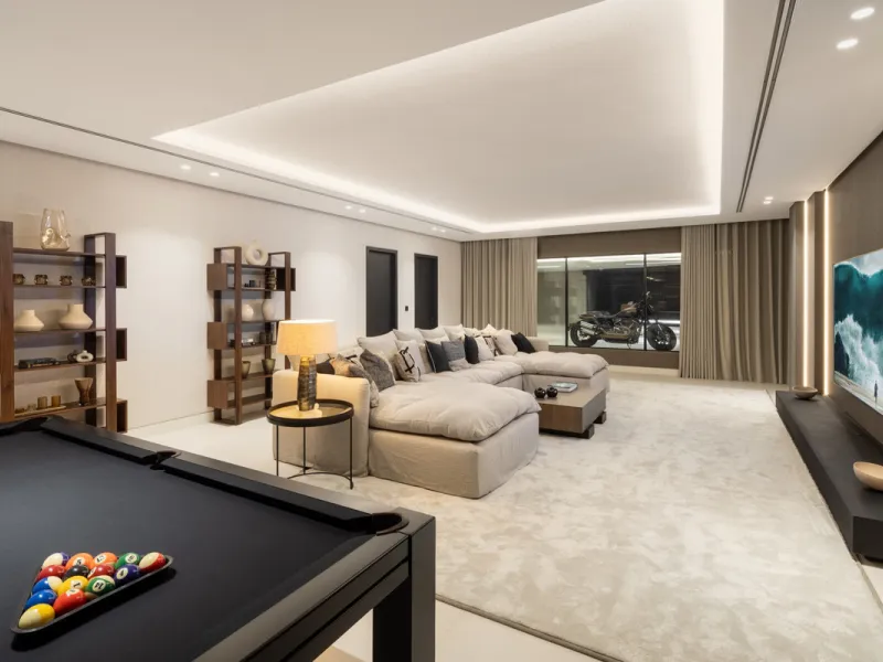 Nestled in the prestigious area of Atalaya de Rio Verde, Nueva Andalucia, Marbella, this luxury villa epitomises elegance and modern living. Boasting an expansive built area of 843m², complemented by a 314m² terrace and set on a generous 1,107m² plot, thi
