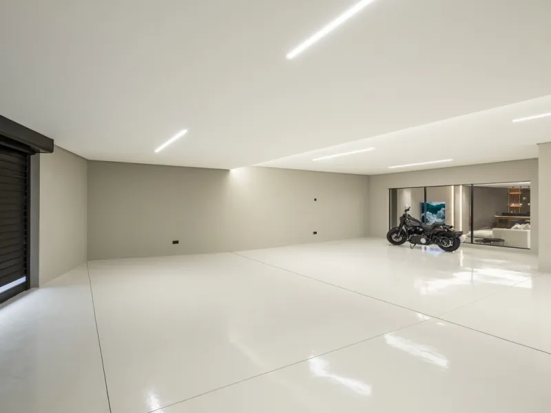 Nestled in the prestigious area of Atalaya de Rio Verde, Nueva Andalucia, Marbella, this luxury villa epitomises elegance and modern living. Boasting an expansive built area of 843m², complemented by a 314m² terrace and set on a generous 1,107m² plot, thi