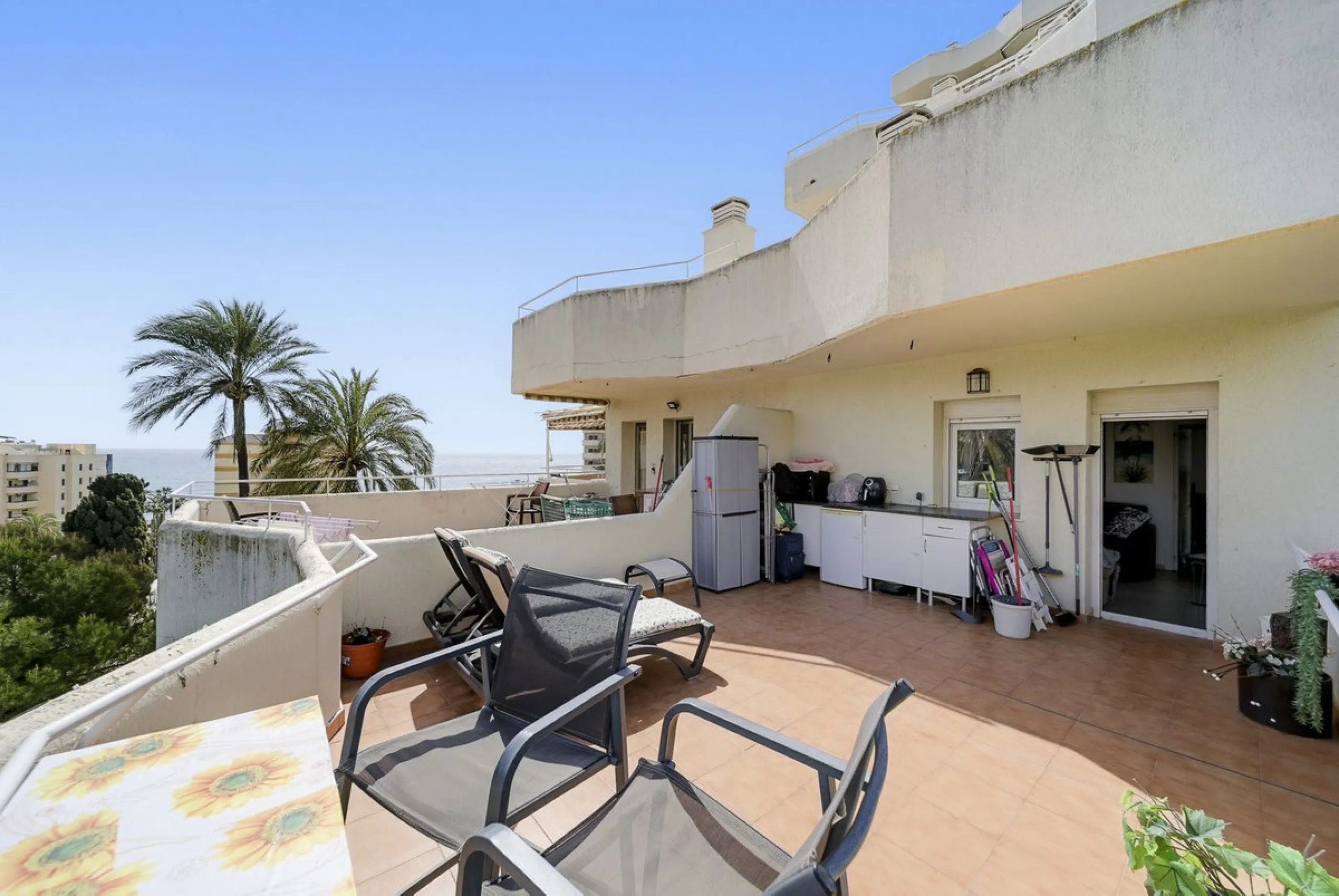 Stunning 1 Bedroom Apartment with Spectacular Sea & Pool Views in the Iconic Benalbeach Complex