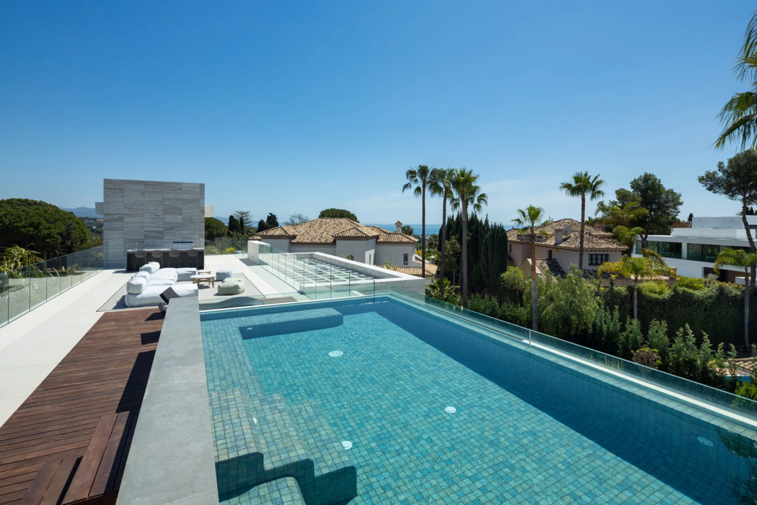 Nestled in the prestigious area of Atalaya de Rio Verde, Nueva Andalucia, Marbella, this luxury villa epitomises elegance and modern living. Boasting an expansive built area of 843m², complemented by a 314m² terrace and set on a generous 1,107m² plot, thi