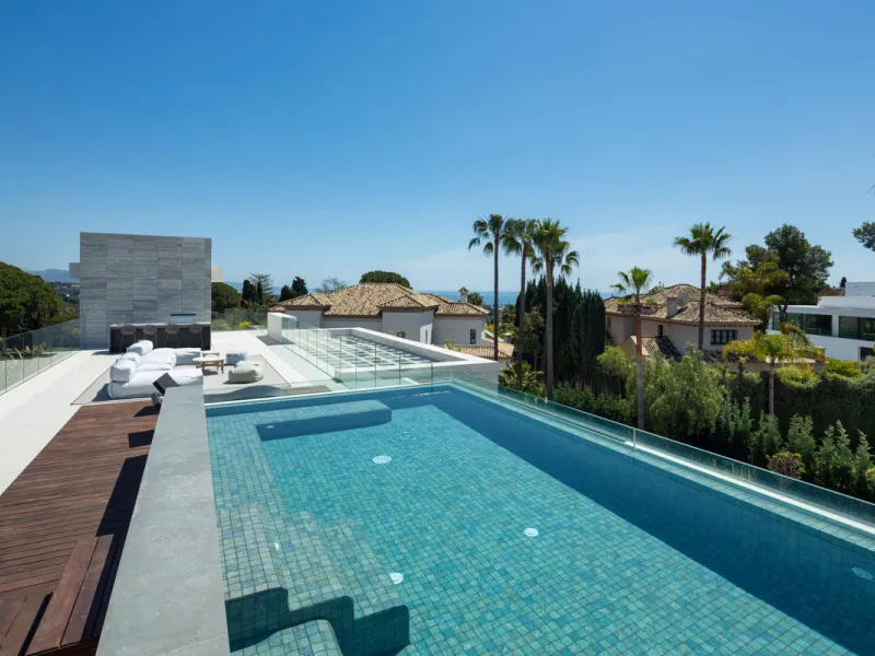Nestled in the prestigious area of Atalaya de Rio Verde, Nueva Andalucia, Marbella, this luxury villa epitomises elegance and modern living. Boasting an expansive built area of 843m², complemented by a 314m² terrace and set on a generous 1,107m² plot, thi