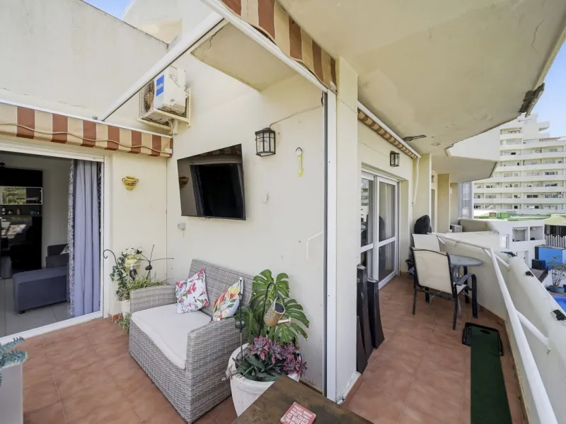 Stunning 1 Bedroom Apartment with Spectacular Sea & Pool Views in the Iconic Benalbeach Complex