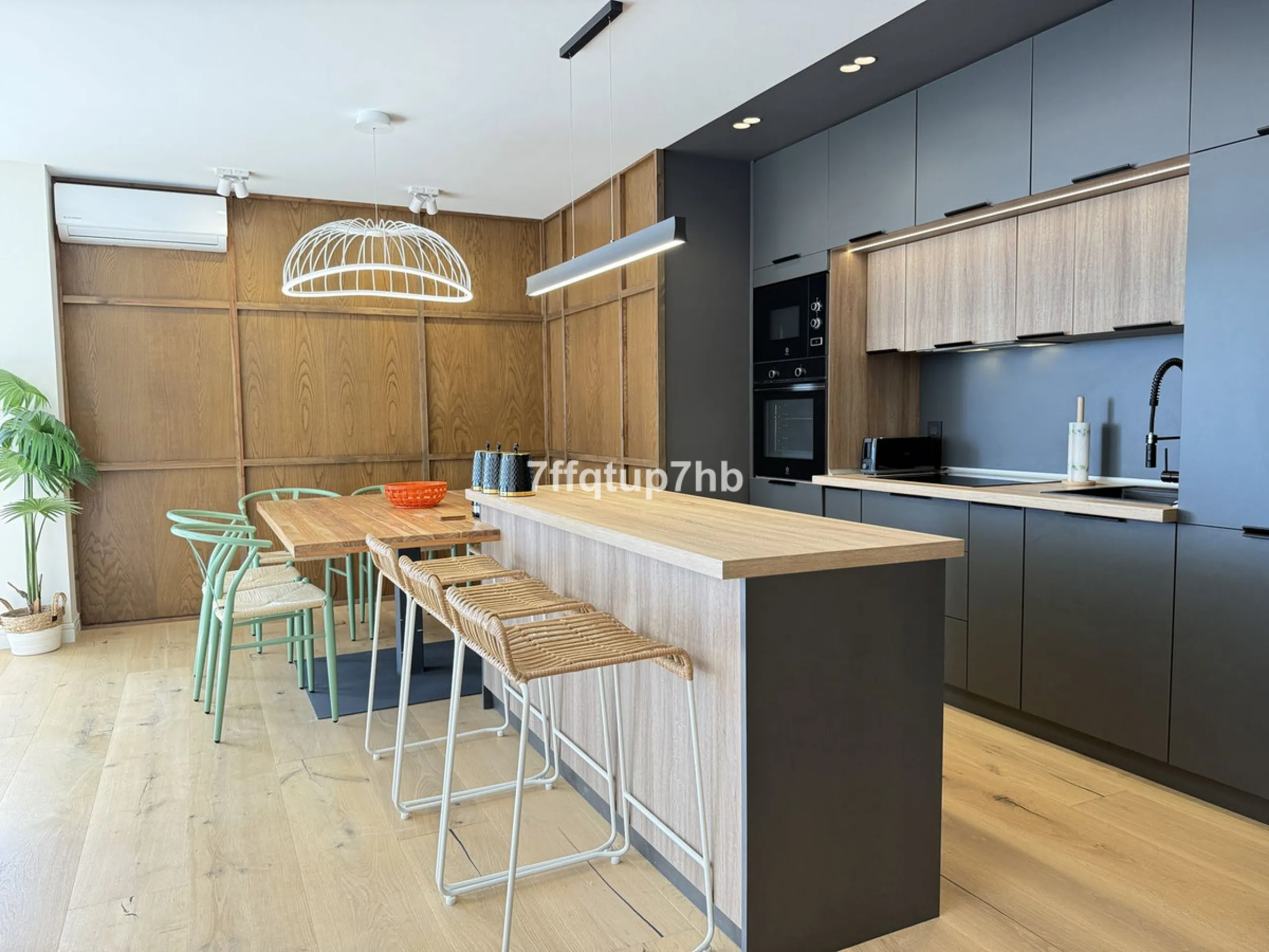 Apartment - Penthouse в продаже в Estepona, Málaga. В доме 3 спален и 2 ванных комнат. Площадь дома 111 м²