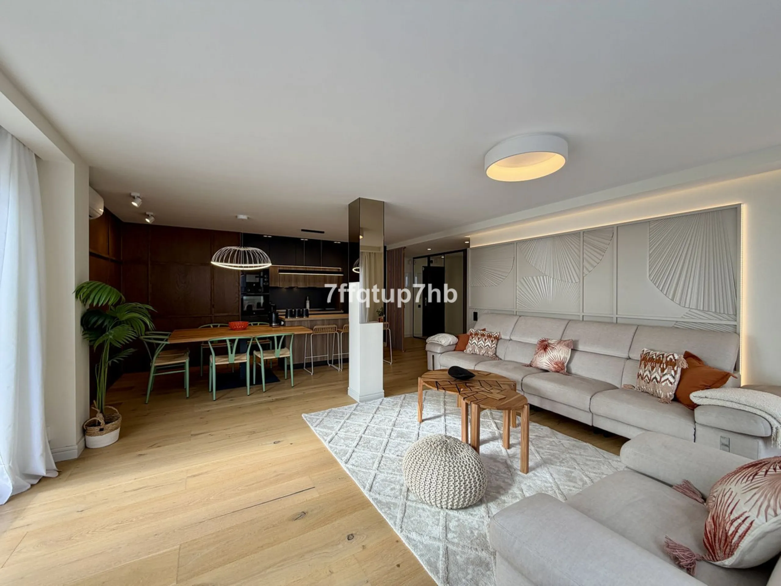 Apartment - Penthouse в продаже в Estepona, Málaga. В доме 3 спален и 2 ванных комнат. Площадь дома 111 м²