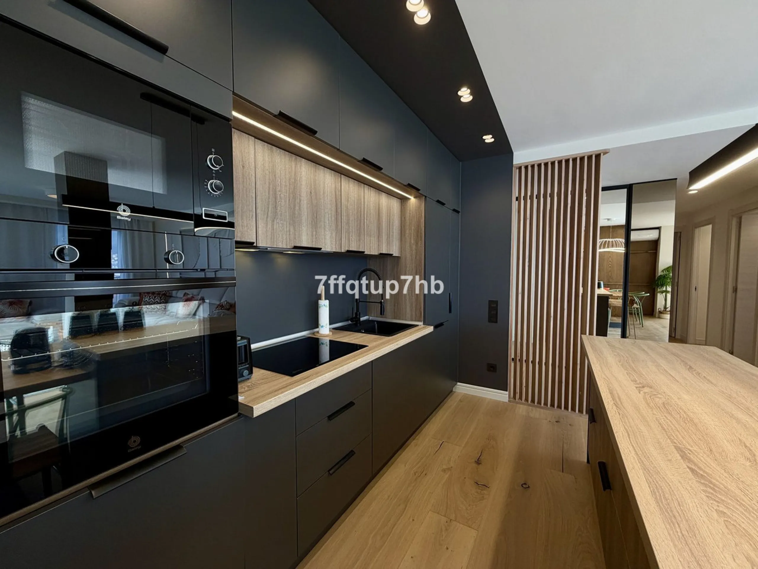 Apartment - Penthouse в продаже в Estepona, Málaga. В доме 3 спален и 2 ванных комнат. Площадь дома 111 м²