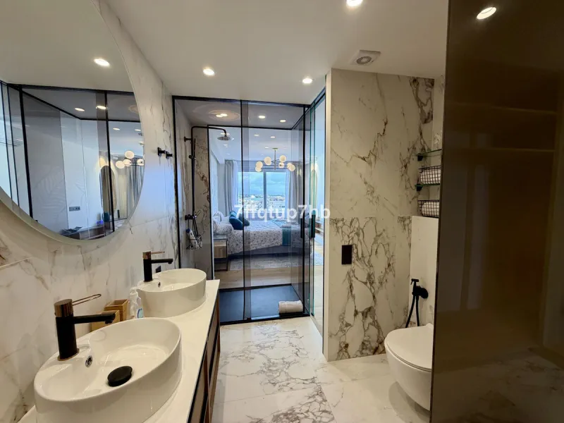 Apartment - Penthouse в продаже в Estepona, Málaga. В доме 3 спален и 2 ванных комнат. Площадь дома 111 м²