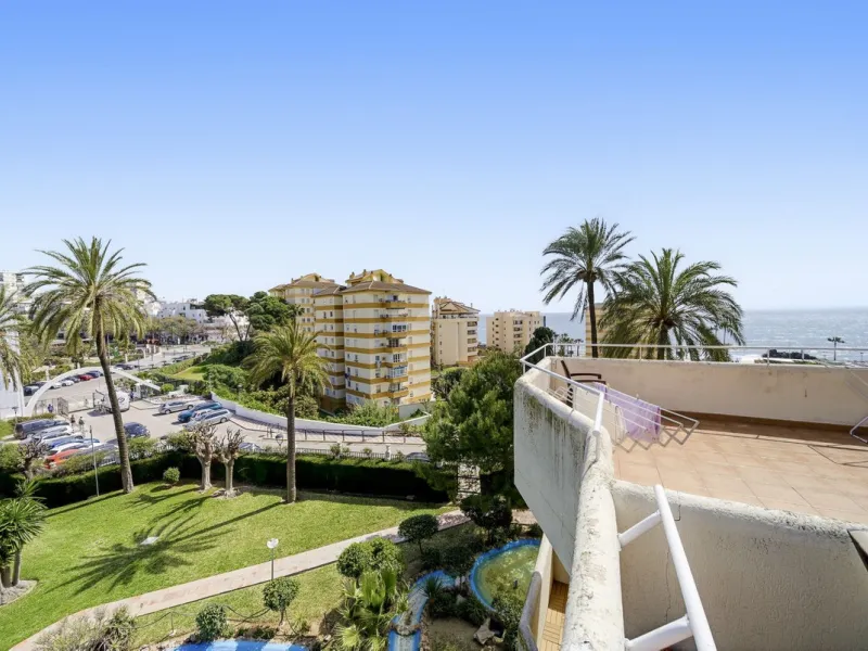 Stunning 1 Bedroom Apartment with Spectacular Sea & Pool Views in the Iconic Benalbeach Complex