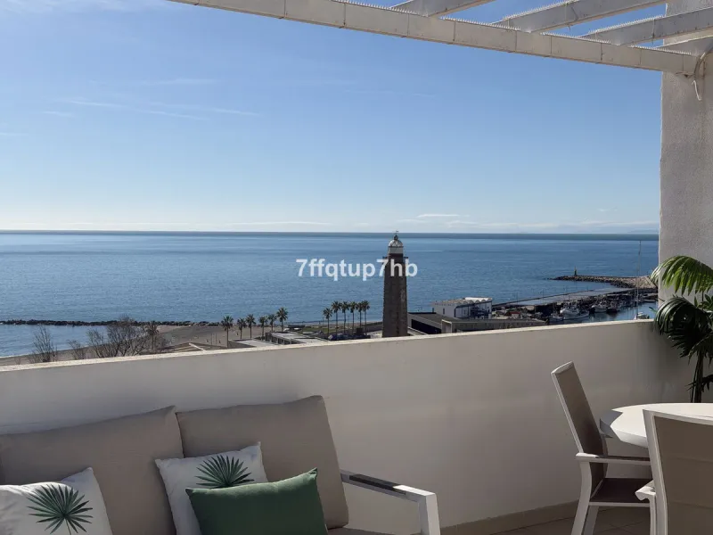 Apartment - Penthouse в продаже в Estepona, Málaga. В доме 3 спален и 2 ванных комнат. Площадь дома 111 м²